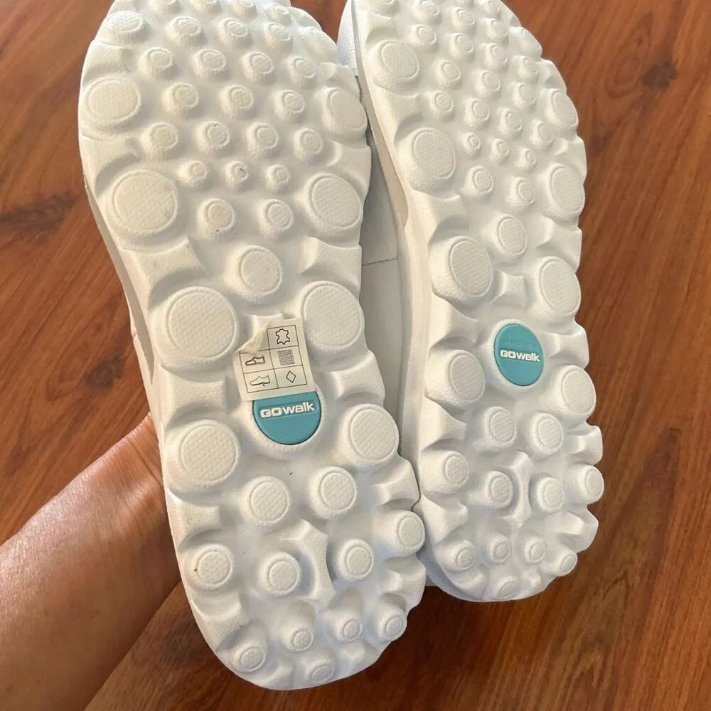 Skechers white go walk lady sneakers size 8.5